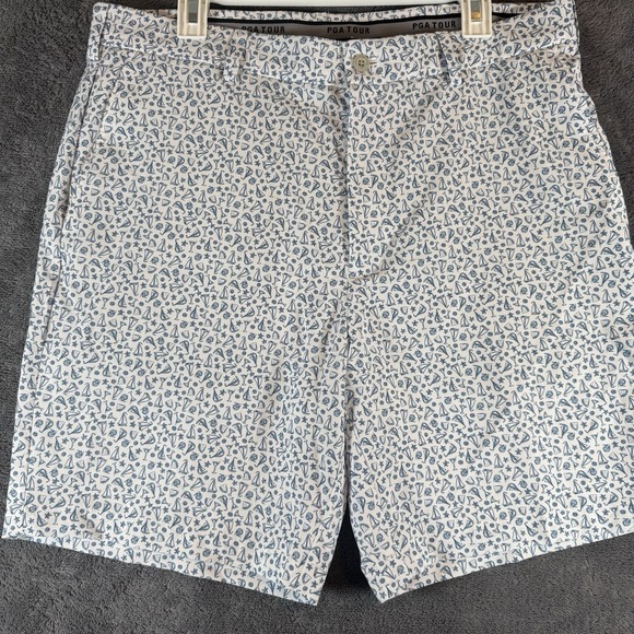 PGA Tour Other - PGA Tour Mens Golf Shorts White Blue Sailboat Summer Print Size 36 SU37999